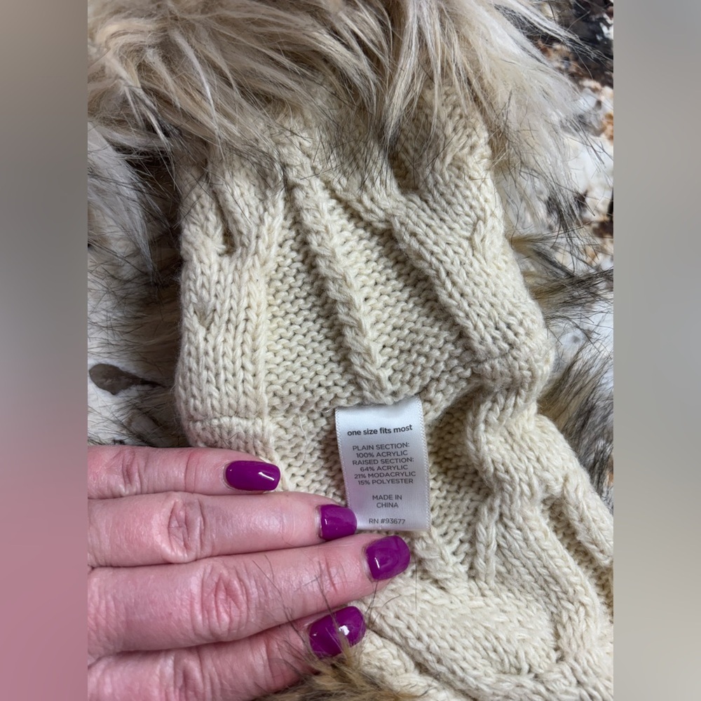 Faux Fur Eternity Scarf - Picture 5 of 9